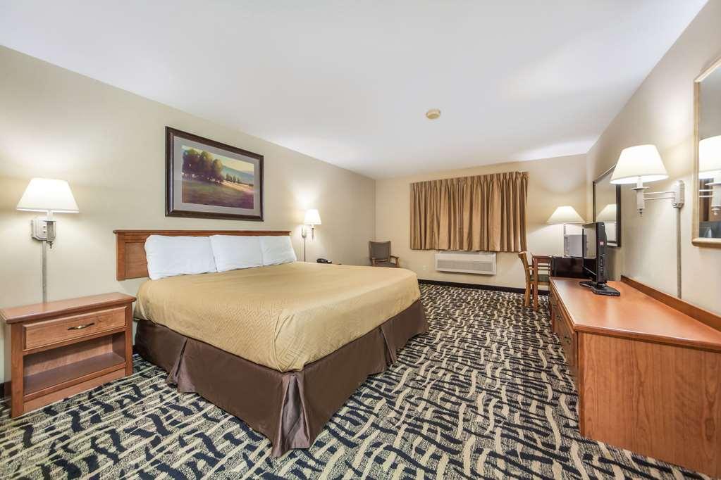 Super 8 By Wyndham Cozad Hotel Exterior photo