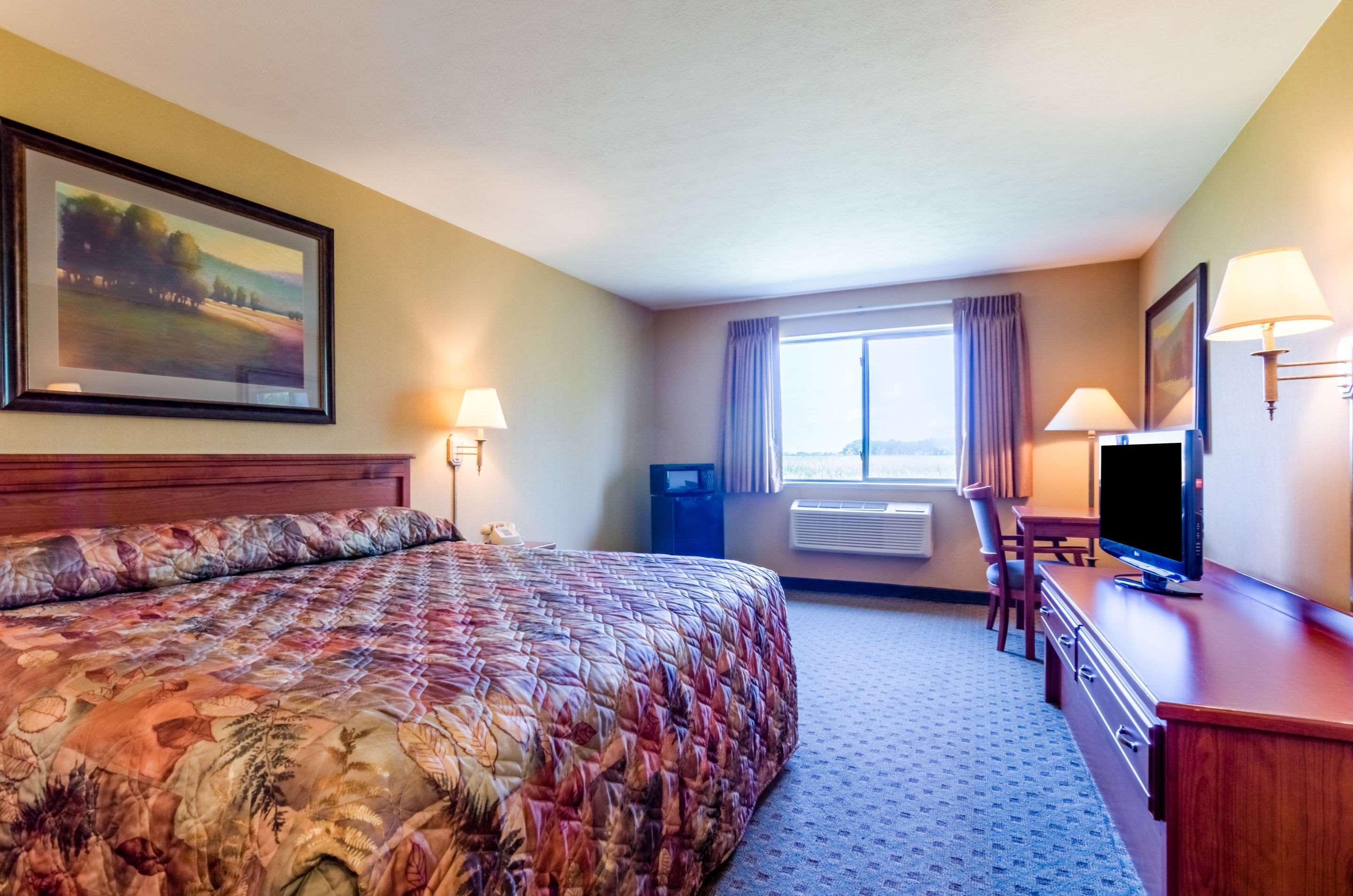 Super 8 By Wyndham Cozad Hotel Exterior photo