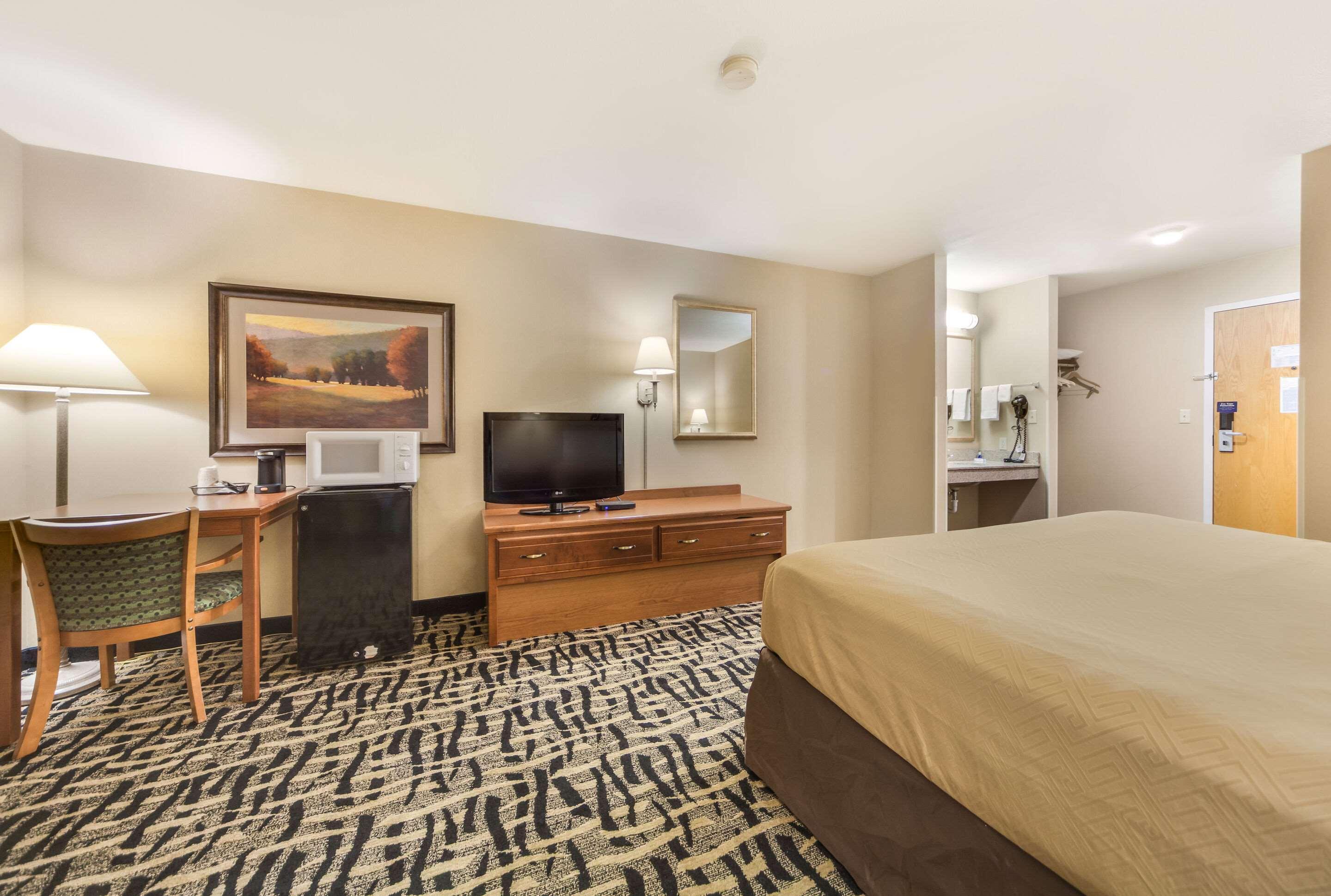 Super 8 By Wyndham Cozad Hotel Exterior photo