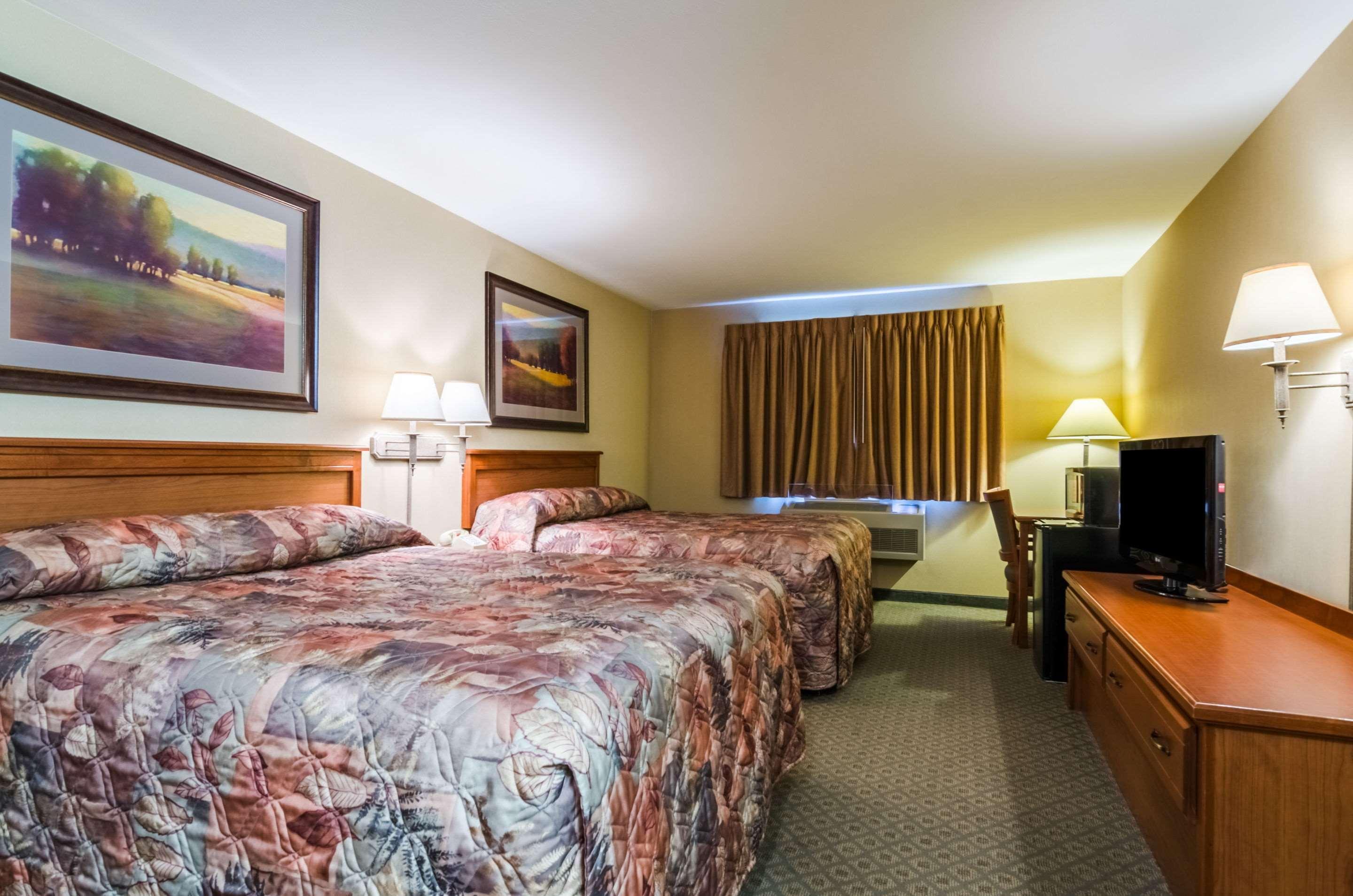 Super 8 By Wyndham Cozad Hotel Exterior photo