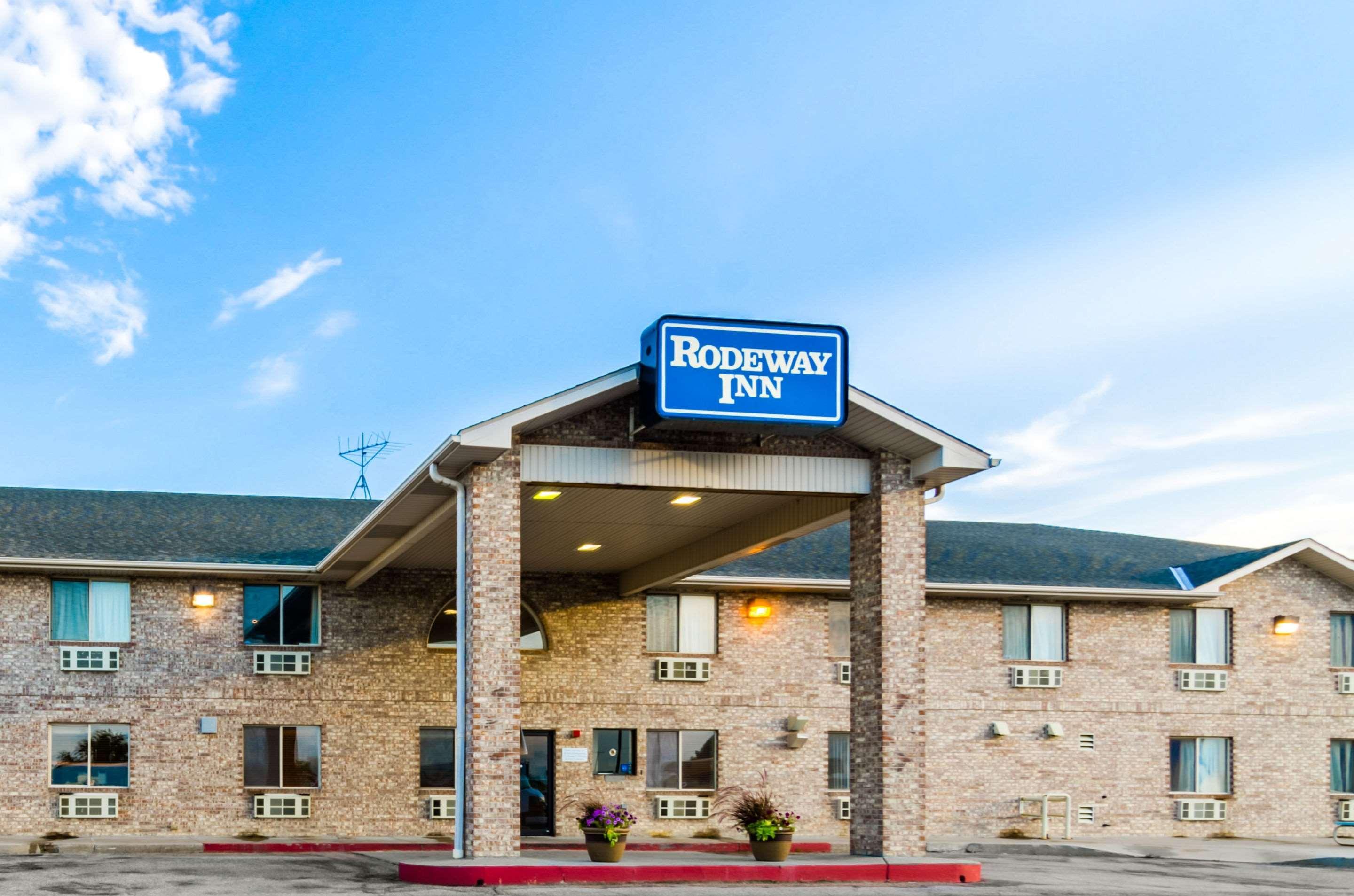Super 8 By Wyndham Cozad Hotel Exterior photo