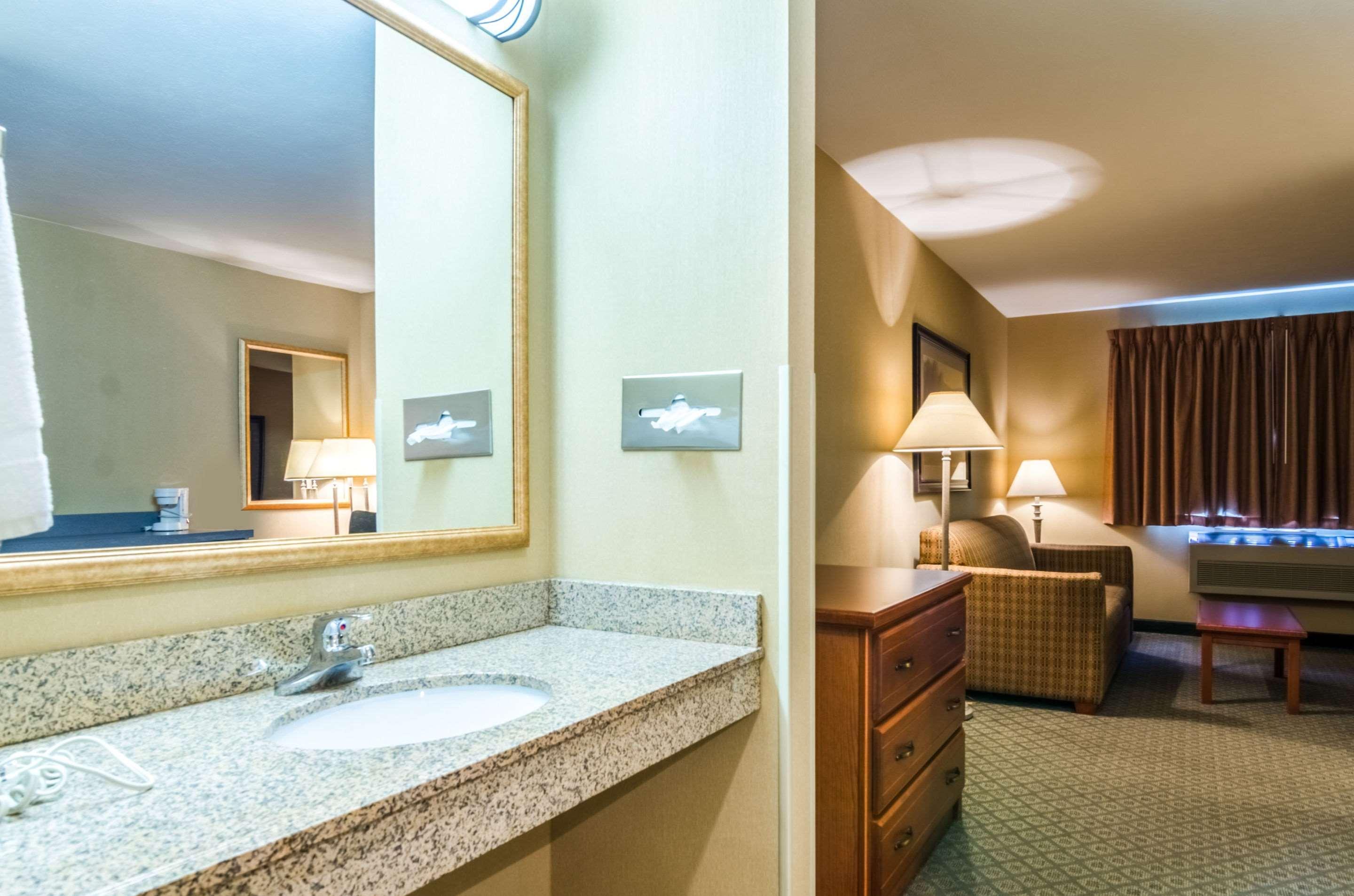 Super 8 By Wyndham Cozad Hotel Exterior photo