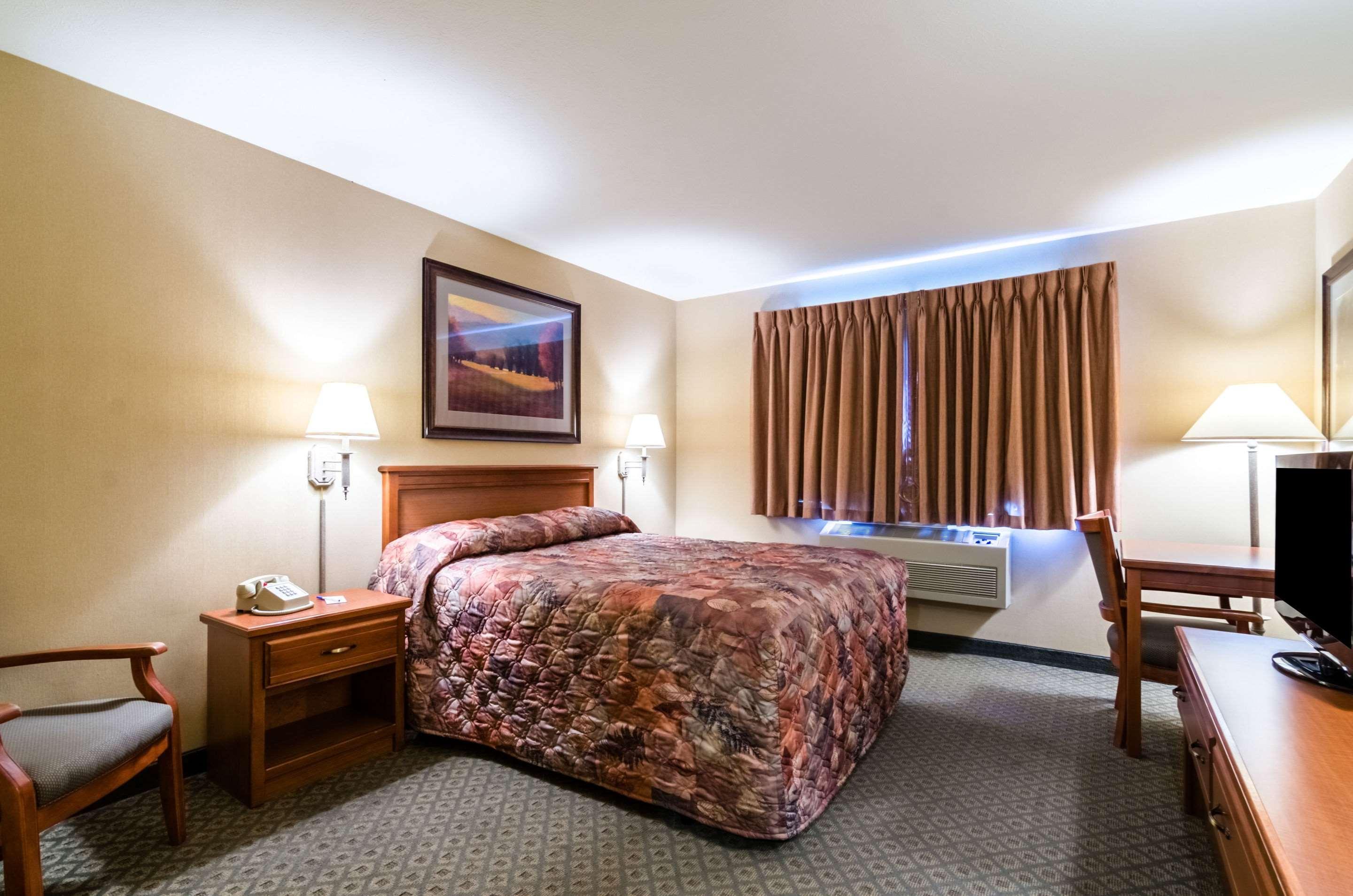 Super 8 By Wyndham Cozad Hotel Exterior photo