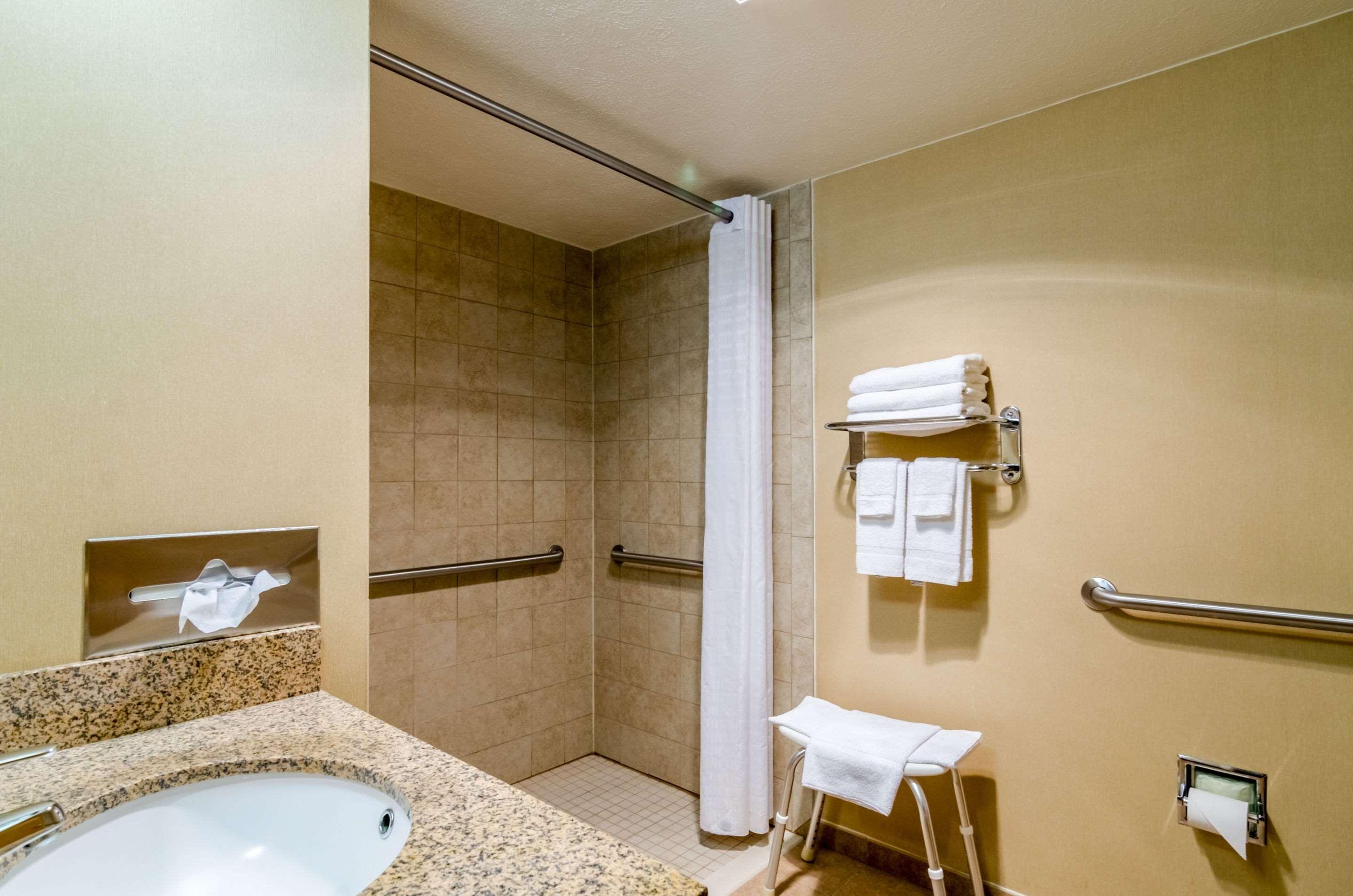 Super 8 By Wyndham Cozad Hotel Exterior photo