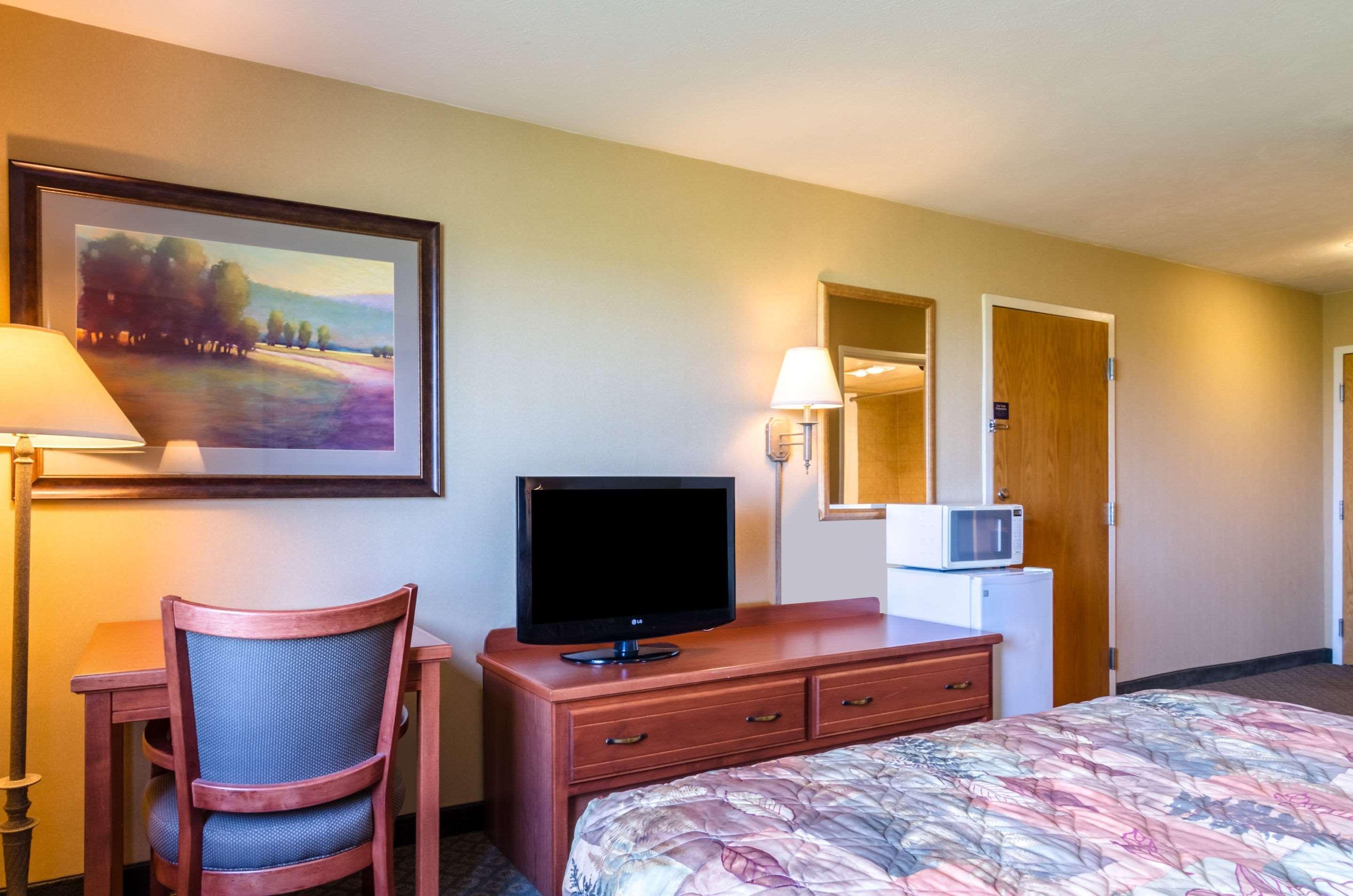 Super 8 By Wyndham Cozad Hotel Exterior photo