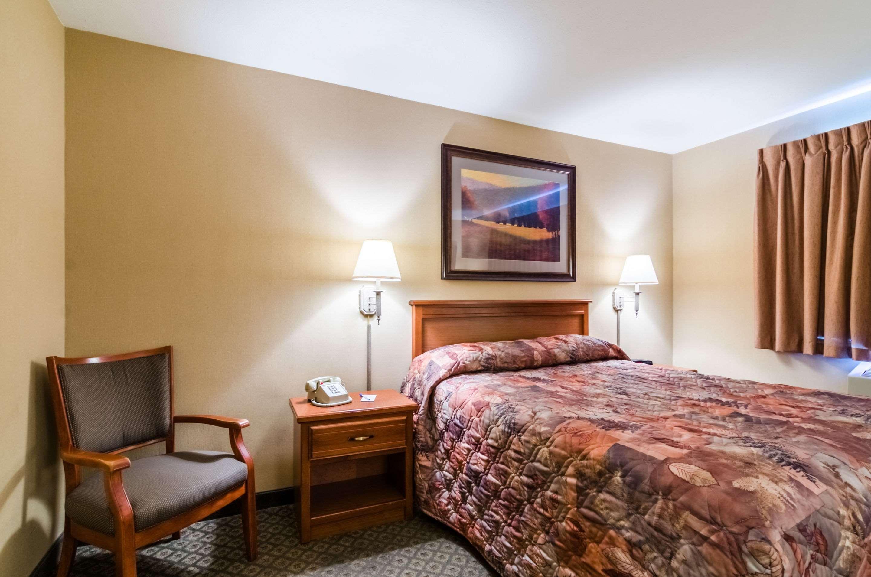 Super 8 By Wyndham Cozad Hotel Exterior photo