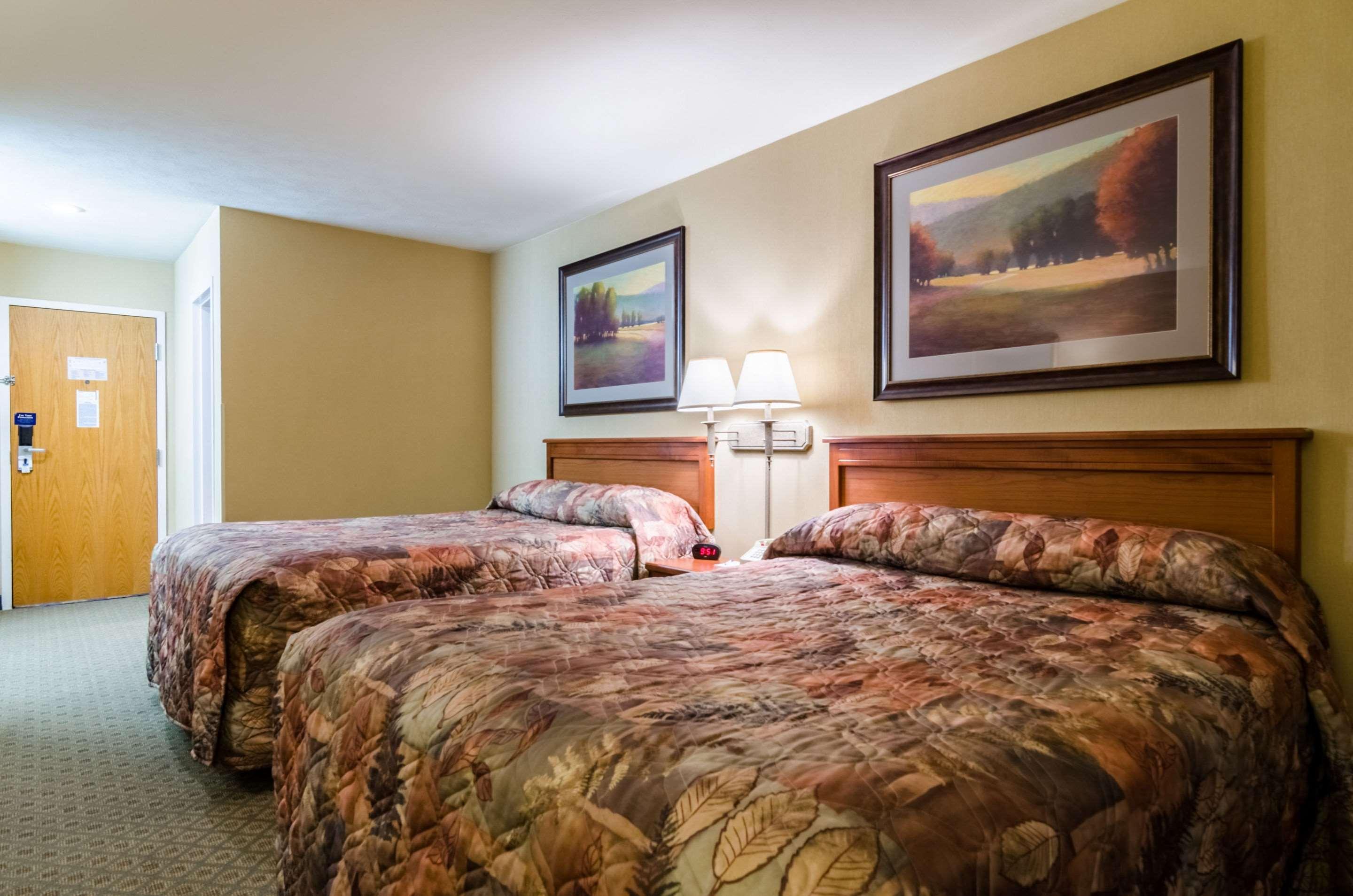 Super 8 By Wyndham Cozad Hotel Exterior photo