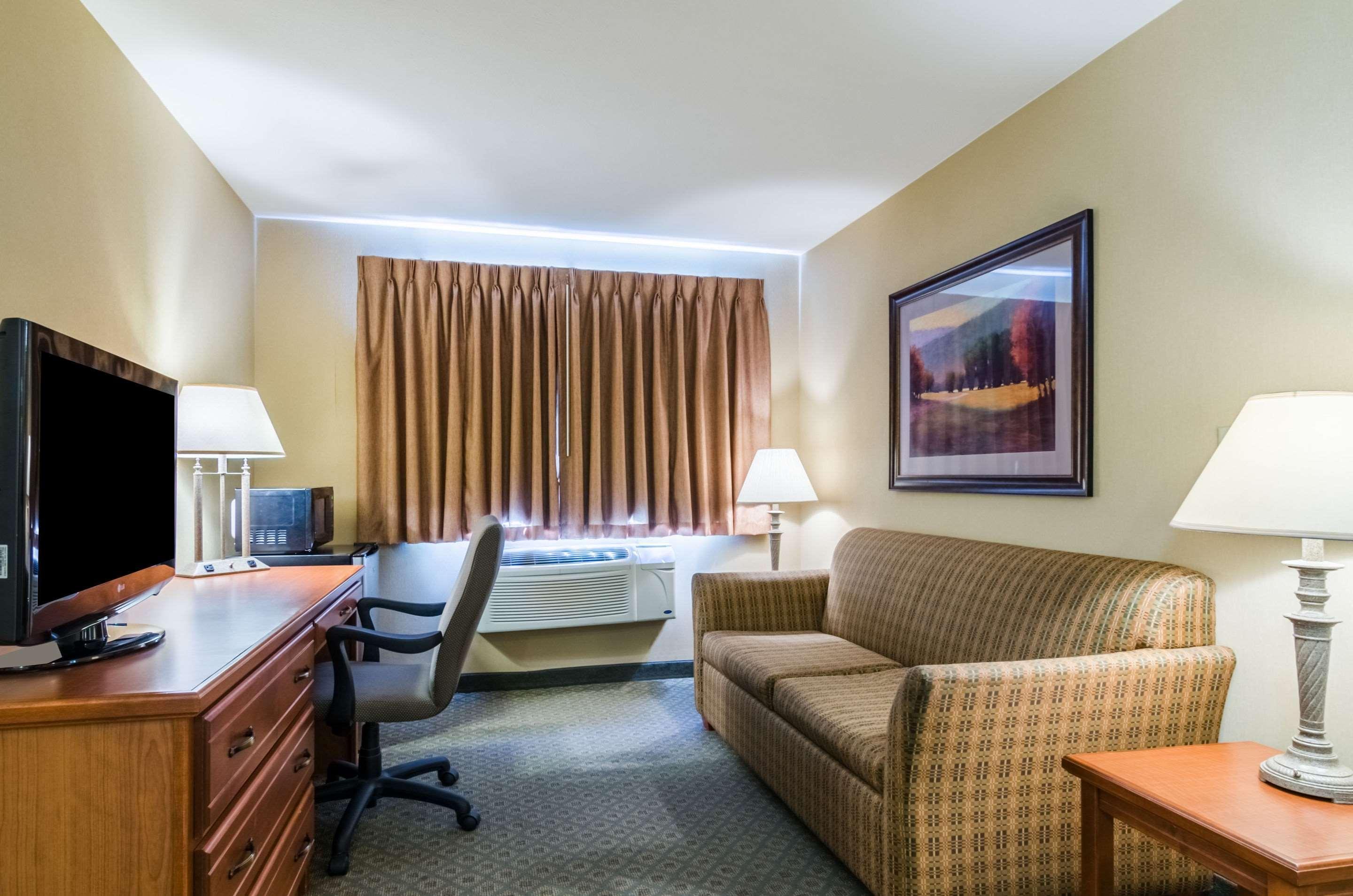 Super 8 By Wyndham Cozad Hotel Exterior photo
