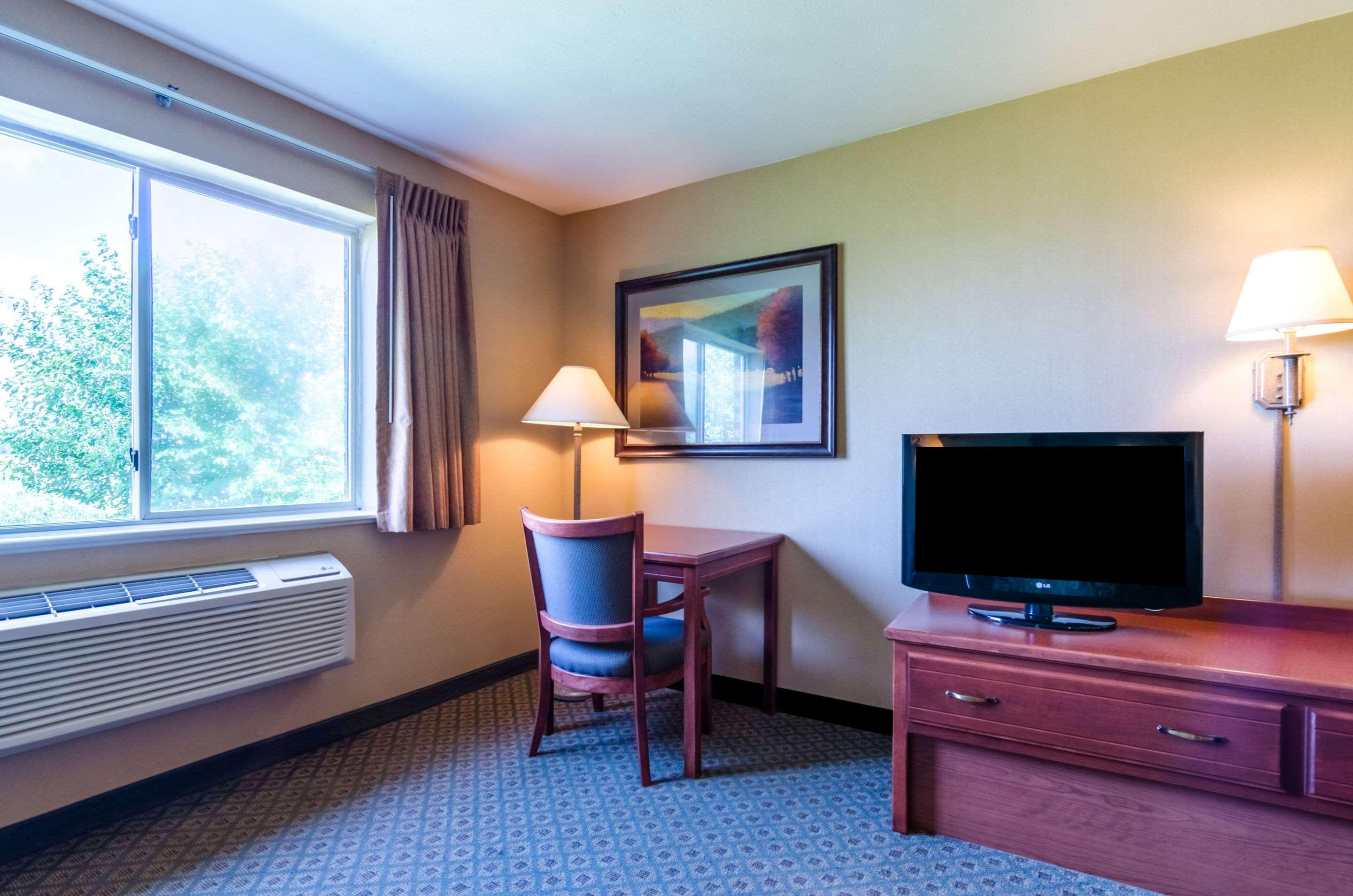 Super 8 By Wyndham Cozad Hotel Exterior photo