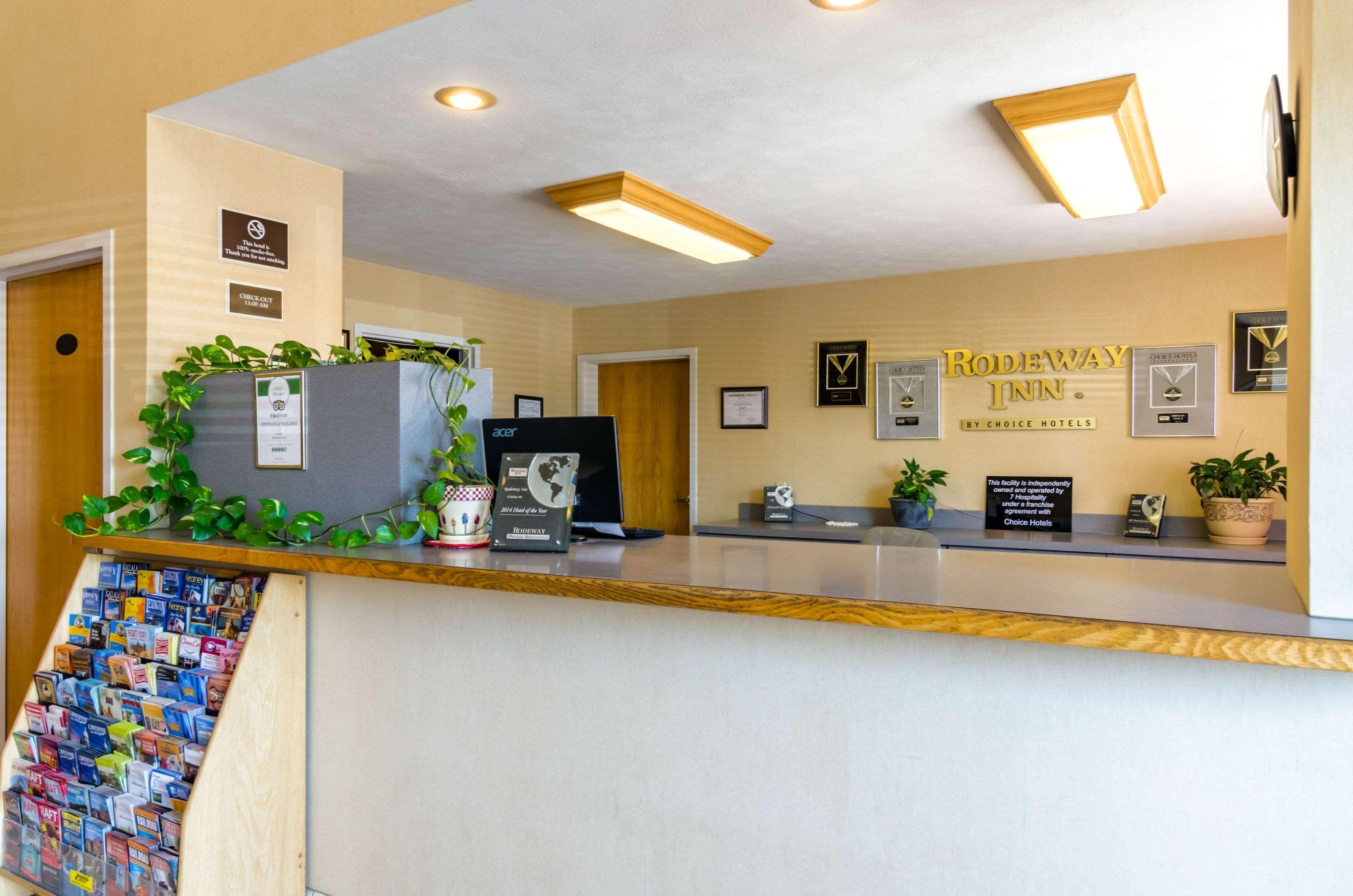 Super 8 By Wyndham Cozad Hotel Exterior photo
